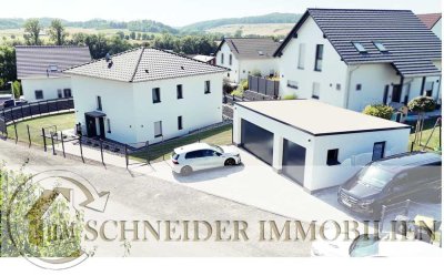 Hochwertig ausgestatteter, energetischer Neubau an Feld & Wiesen, Terrasse, große Garage, Massivbau