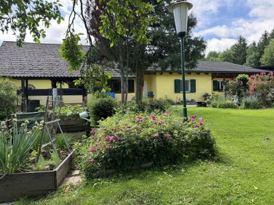 Ehemaliger Bauernhof - Modern saniert im Gartenparadies