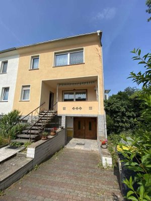 Tolle Doppelhaushälfte mit Tiefgarage, Balkon und Terrasse in Knautnaundorf Leipzig zu verkaufen.