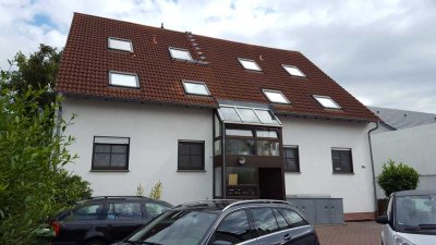 Attraktive 4  Zimmer-Maisonette-Wohnung mit Terrasse & Stellplatz in Heusenstamm