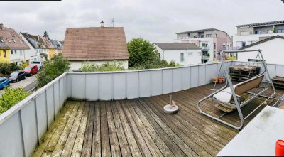 Ludwigsburg-Ost: Charmante Dachgeschosswohnung mit Dachterrasse