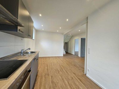 Renoviertes Haus mit Einliegerwohnung im EG