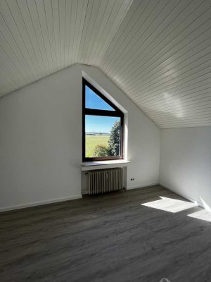 Freundliche und modernisierte 2-Zimmer-Dachgeschosswohnung in Herzogenrath