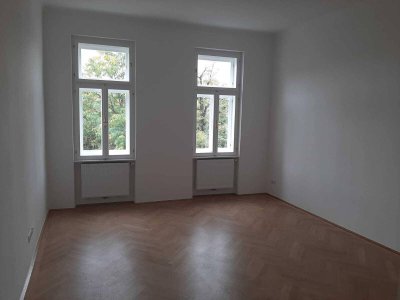 U3-OTTAKRING/PARKBLICK: TOPSANIERTE, UNBEFRISTETE STILALTBAUMIETE: Wohnzimmer, Schlafkabinett, Einbauküche, Fliesenbad, Gesamtmiete 890,--