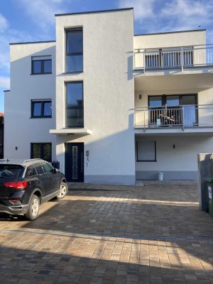 Helle 4-Zimmer Wohnung mit Balkon im 2. OG in Groß-Zimmern