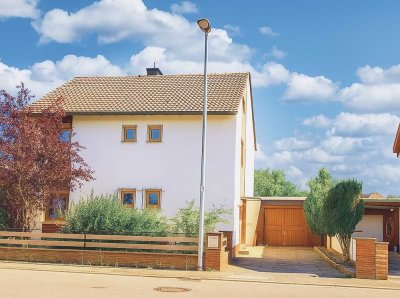 Gepflegtes Einfamilienhaus mit Garten von privat