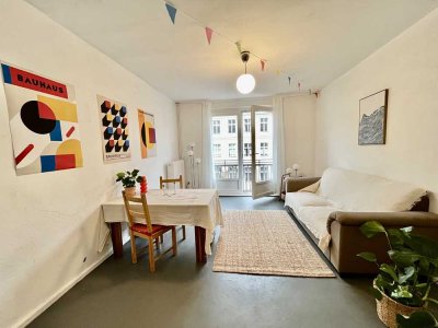 Schicke 2-Zimmer-Wohnung mit Balkon im 4. OG zur Untermiete in Berlin-Tiergarten