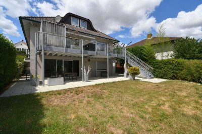 Top modernisiertes Haus in allerbestem Zustand mit ELW und Mega Grundstück!