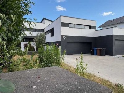 Modernisierte, lichtdurchflutete  Villa  mit ELW * Praxis-, Office*Räumen **