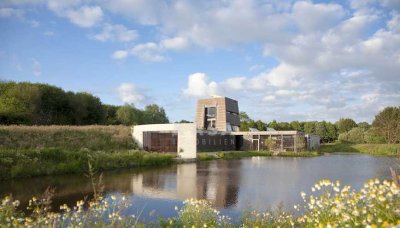 Beeindruckendes Anwesen mit Wald- und Tierbestand, Konzertsaal und Atelier in Ostfriesland!