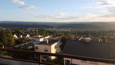 Saniertes Penthouse mit gigantischer 180° Aussicht, neue Küche, Bad und 2 Balkonen