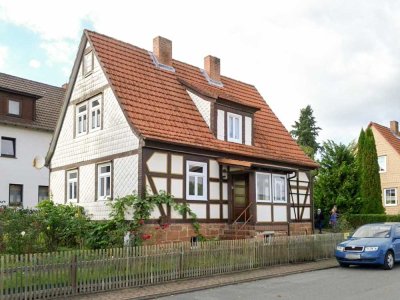 Fachwerkhaus mit Charme, ruhig, gemütlich und zentral mit Garten.