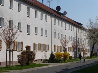 Bezahlbarer Wohnraum in guter Lage  - 2. OG links