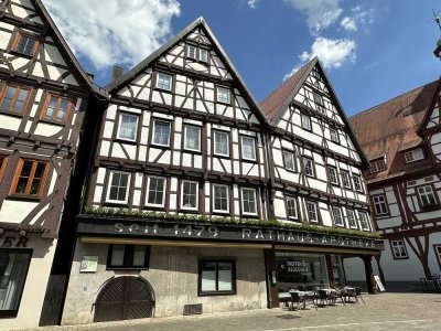 Erstbezug nach Sanierung mit EBK: Schöne 3-Zimmer-Wohnung im Fachwerkhaus in Bad Urach