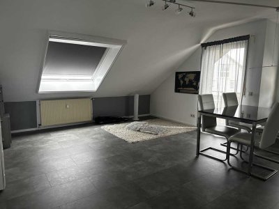Modernisierte 3 Zimmer Wohnung mit Balkon, Stellplatz, Einbauküche und Keller