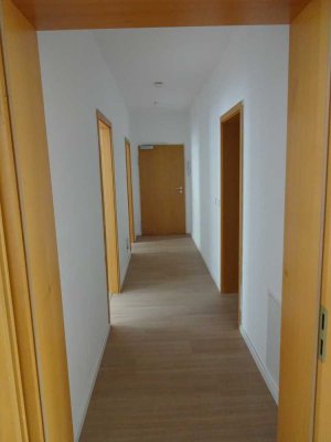 Schöne 3-Zimmer-Wohnung in beliebter Lage mit Balkon und neuem Fußbodenbelag!