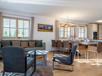 Haushälfte in Dorfnähe mit Blick auf den Golfplatz Wilden Kaiser