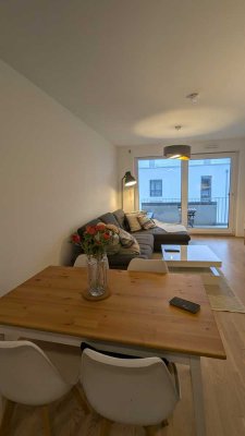 Neuwertige, schöne 2-Zimmer-Wohnung mit Balkon und Einbauküche in München-Freiham