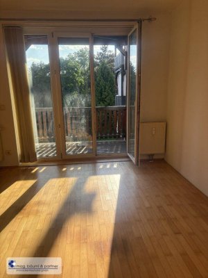 2 Zimmer mit Aussenfläche und Grünblick - in der Stadtmitte