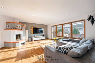 Großzügiges Wohnparadies - aufwändig saniert, lichtdurchflutet und mit eigenem Gartenanteil