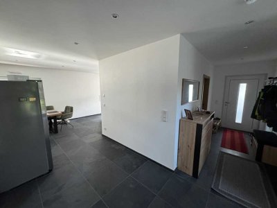 WP-Partner gesucht für eine Doppelhaushälfte mit gehobener Innenausstattung und EBK in Ehekirchen
