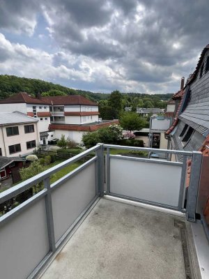 Geräumige 2-R-Wohnung mit Balkon wartet auf neue Mieter