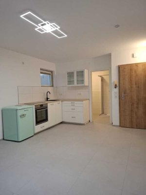 Helles 1-Zimmer-Apartment mit Einbauküche – Erstbezug nach Sanierung in ruhiger Sackgasse