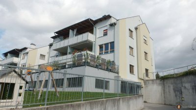 Bad Tatzmannsdorf: Helle, große Dachgeschoßwohnung