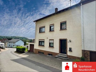 Gepflegte Doppelhaushälfte mit Garage und Garten