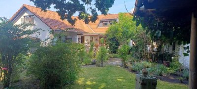 Einfamilienhaus mit großzügigem Garten im Grünen