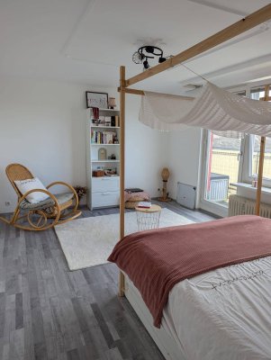 Entzückende 1-Zimmer Dachgeschosswohnung mit Balkon.