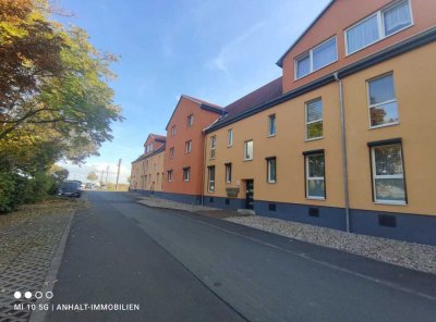 Attraktive 2-Raumwohnung mit Balkon und moderner Einbauküche im Hochparterre mit Klimaanlage