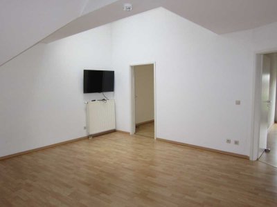 TOP gepflegte großzügige 2.5 ZKB Dachgeschosswohnung ohne Balkon super zentral in Bensheim !