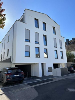 Hochwertige / neuwertige 2-Zimmer-Wohnung mit lux. Innenausstattung mit Terrasse und EBK