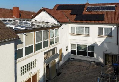 Mehrgenerationenhaus mit Pool