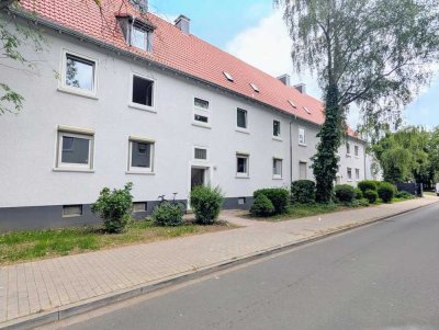 **1 Kaltmiete geschenkt: - Erdgeschoss - frisch gestrichen -eigener Garten -neues Tageslichtbad**