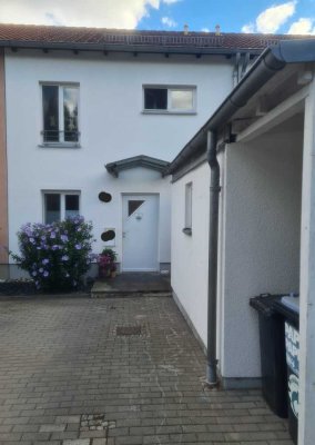 Reihenmittelhaus in Stadtrandlage *provisionsfrei*