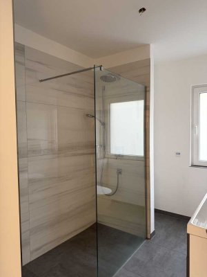 Moderne Erdgeschosswohnung mit großem Balkon im Zentrum von Siegburg