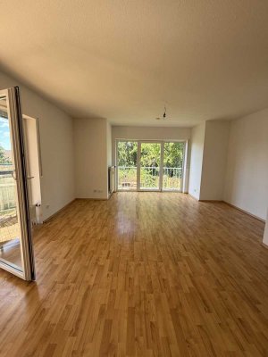 Frisch renovierte 3-Zimmer-Wohnung mit Gartenoase und Einbauküche– wohnen in ruhiger, zentraler Lage
