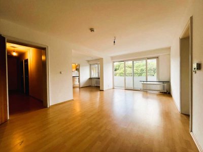 Lichtdurchflutete 3,5-Zi.-Wohnung - Nähe Uniklinik, Balkon, Aufzug & EBK (Würzburg-Lindleinsmühle)