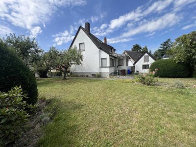 Charmante DHH mit großem Potenzial in Neuss