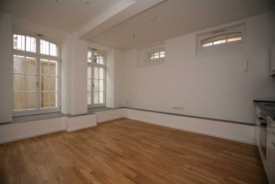 * KEINE WOHNUNG *  Büro * Gewerbe * Souterrain * EBK * Fußbodenheizung * Parkett * 09/2025 *