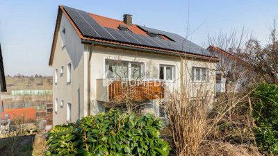 Charmantes ZFH mit großem Garten, ausgebautem Dachgeschoss, drei Garagen und vielem mehr