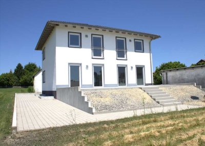Barrierefreies Einfamilienhaus mit Aufzug und untergeordnetem Wohnbereich