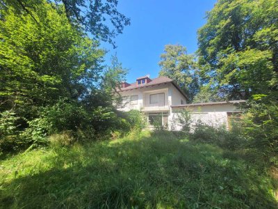 RESERVIERT! Geräumige Doppelhaushälfte mit ausgebautem Dachgeschoss