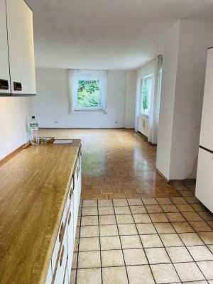 Ruhige 2,5-Raum-Wohnung mit EBK und Dachterrasse in Wuppertal