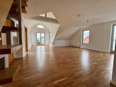 Helle Maisonette-Wohnung mit Balkon in Toplage in Petersberg