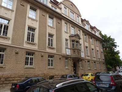 3 Raum- WG -Wohnung 1 möbliertes Zimmer (2) frei in Uni-Nähe