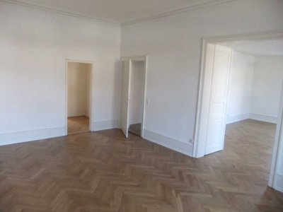 Sehr schöne helle 3-Zi.-Altbau-Whg. in Stadtmitte mit Südloggia
