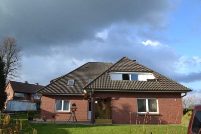 ***GEMÜTLICHE WOHNUNG MIT BALKON UND KAMIN IN ROSENGARTEN-NENNDORF***